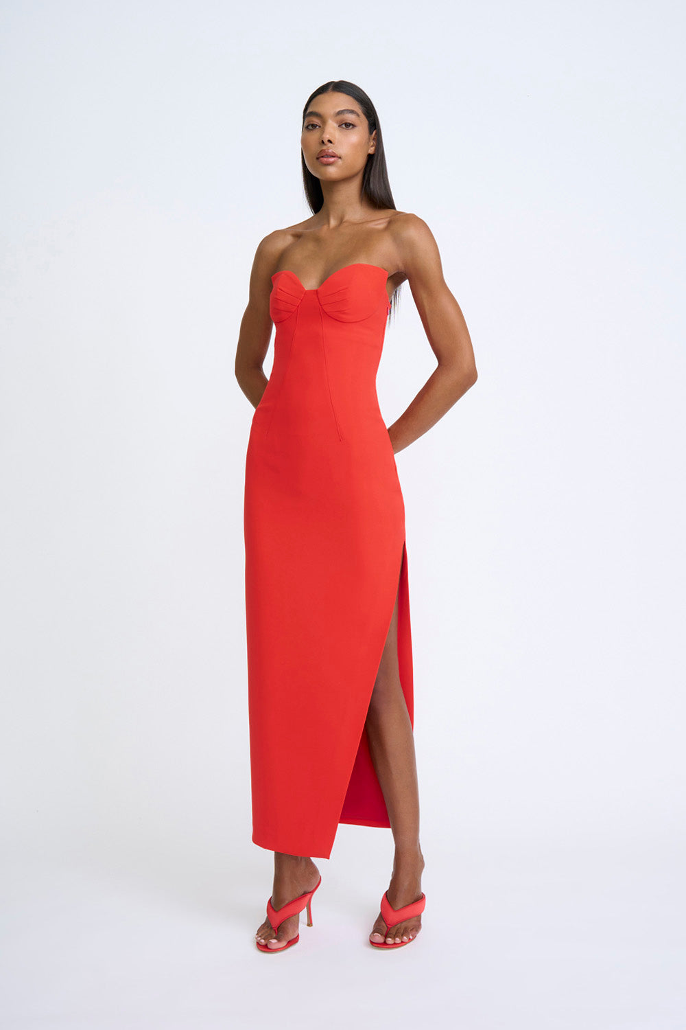 SAHANA SHELL SHAPE STRAPLESS MIDI DRESS - SCARLETTE RED